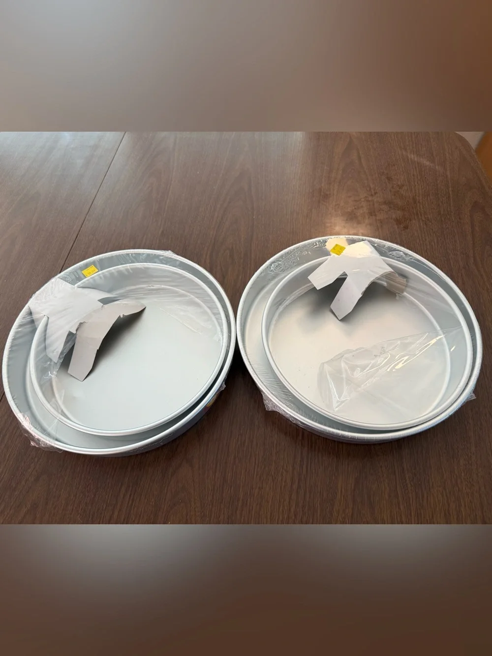 Wilton Round Cake Pans — Silver Aluminum